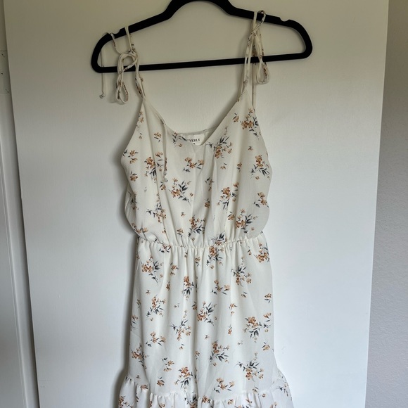 White floral summer dress size small - Picture 2 of 3